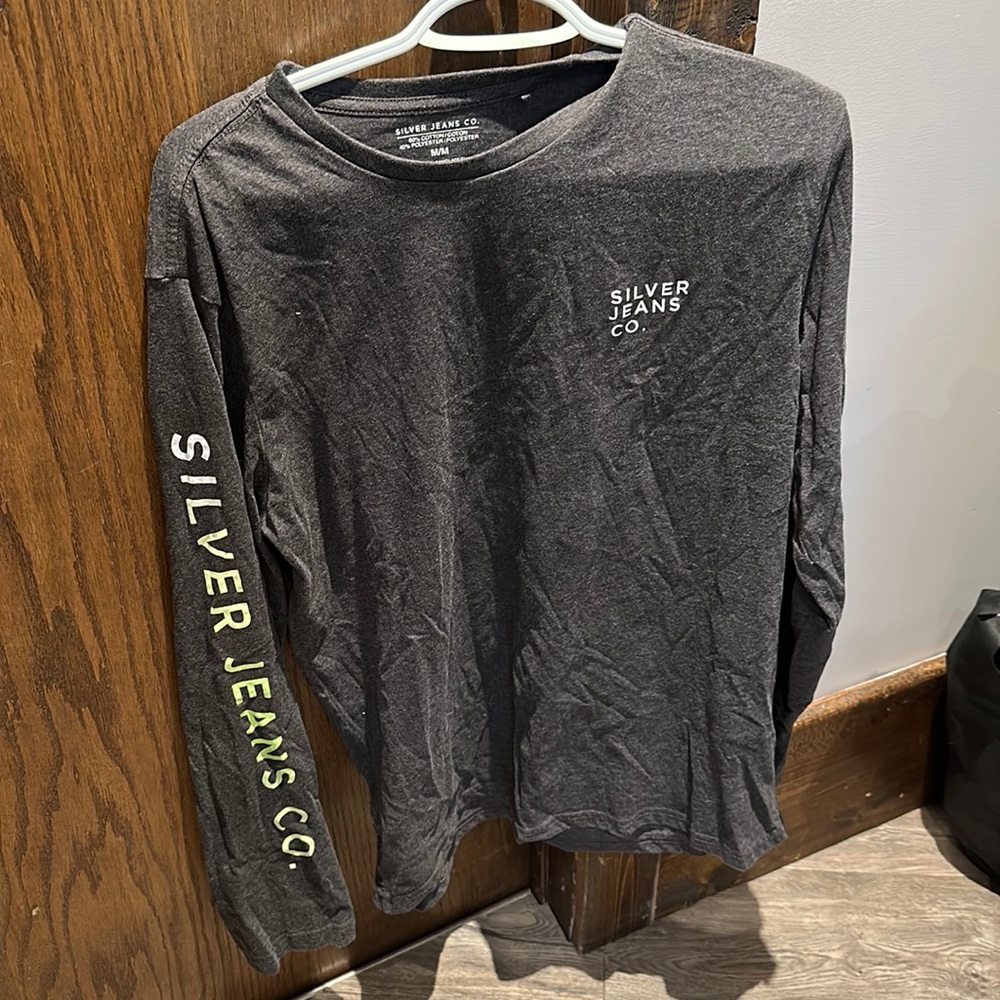 Long sleeve never worn